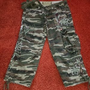 Miss Me Cropped Camo Pants Size M